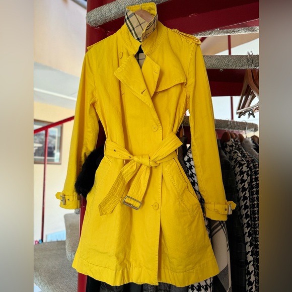 BURBERRY Belted Yellow Cotton Trench Coat - Picture 1 of 14